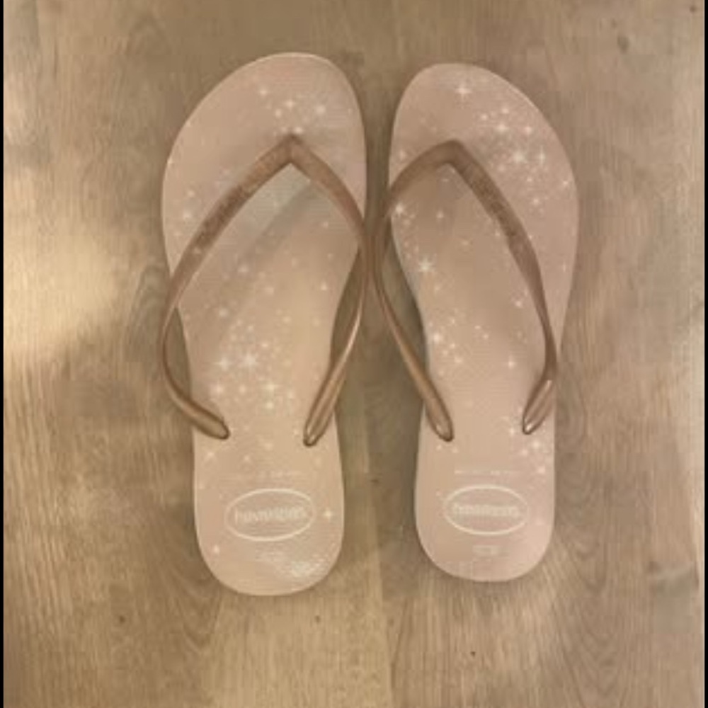 Havaianas beige/tan flip-flops – women's size 11